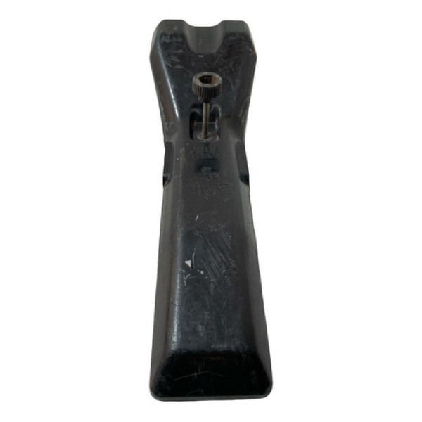 Suporte Protetor Lanterna Traseira Vw Passat 74/78 900470